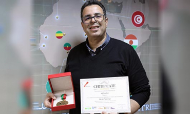 Un cadre de la HACA distingué au Salon International Innovation Week in Africa  M. Adil Bourbate remporte une « Gold Medal » pour son idée de « Chevalet numérique »
